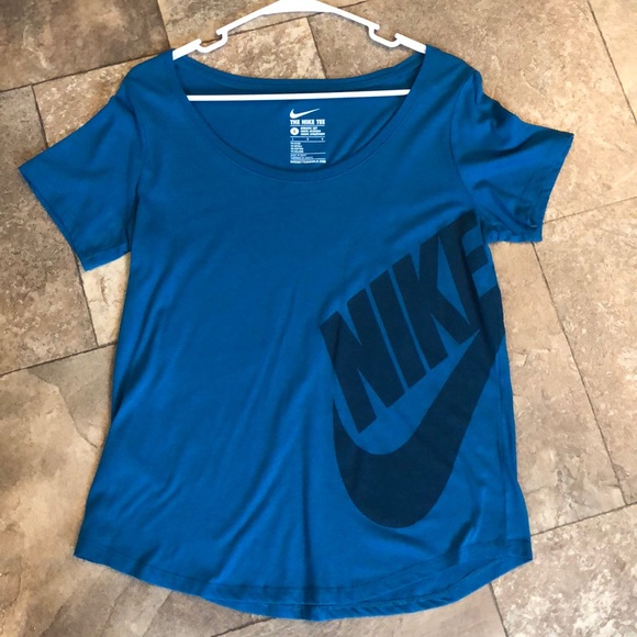 Nike Tops - Nike top size large